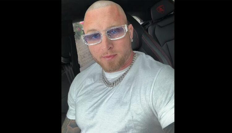 Συνελήφθη-ο-γιός-του-διάσημου-ηθοποιού-Τομ-Χανκς:-Οδηγούσε-στην-παραλία-της-Βενετίας-lamborghini-χωρίς-πινακίδες