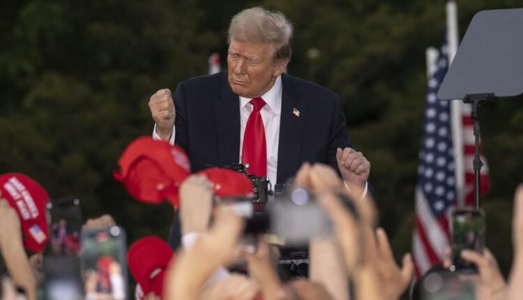 Στο-Μπρονξ-ο-Τραμπ:-«Ρίχνει-άγκυρα»-σε-Αφροαμερικανούς,-Λατίνους-–-«Θα-ξανακάνω-σπουδαία-τη-Νεα-Υόρκη»