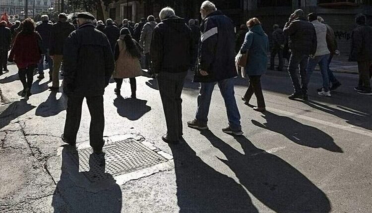 Συντάξεις-χηρείας:-Έρχεται-κούρεμα-50%-μετά-την-τριετία-στον-ιδιωτικό-τομέα-–-Τι-και-πότε-αλλάζει