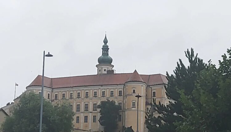 Όχι,-ο-Πούτιν-Δεν-Απαγόρευσε-το-5g