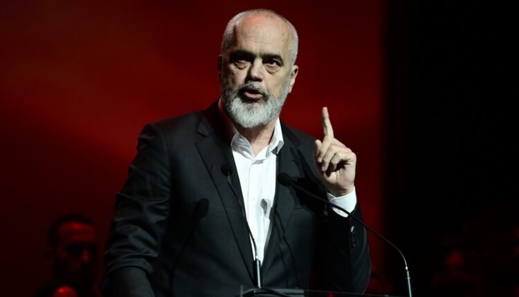 Νέα-πρόκληση-Ράμα:-Οι-Έλληνες-ανάγκασαν-Αλβανούς-να-αλλάξουν-τα-ονόματά-τους-για-να-μην-διωχθούν