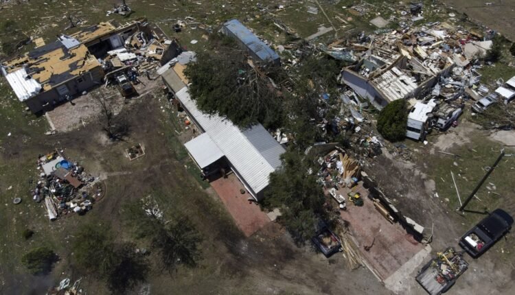 ΗΠΑ:-Τουλάχιστον-9-νεκροί,-διακοπές-ρεύματος-και-σοβαρές-υλικές-ζημιές-από-ισχυρούς-ανεμοστρόβιλους