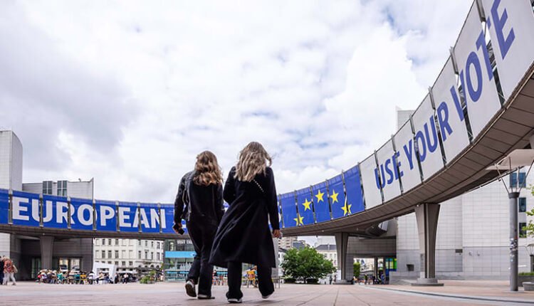 Για-πρώτη-φορά-η-Ακροδεξιά-εκλέγει-περισσότερους-ευρωβουλευτές-από-το-ΕΛΚ