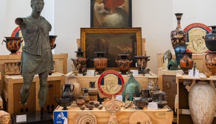 Ιταλία:-Επιστράφηκαν-από-τις-ΗΠΑ-στην-Ιταλία-λεηλατημένες-αρχαιότητες