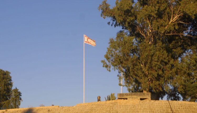 «Εθνική-μαχαιριά»:-54-βουλευτές-στο-Ηνωμένο-Βασίλειο-έστειλαν-επιστολή-για-απευθείας-πτήσεις-στα-κατεχόμενα