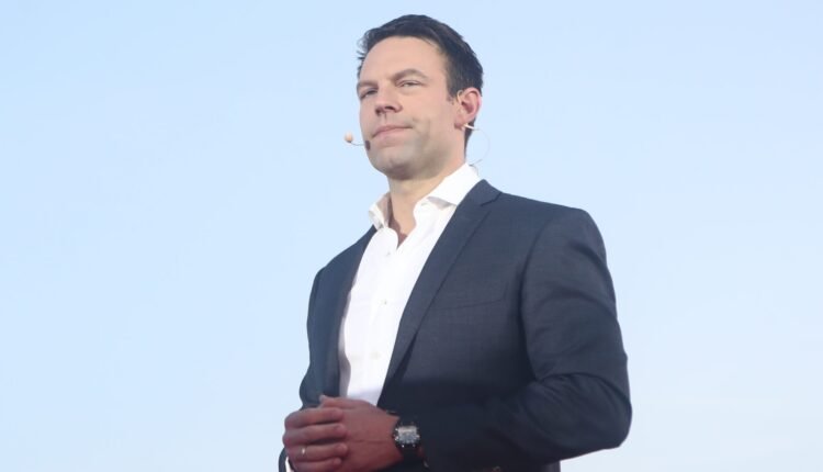 Νέα-επίθεση-Κασσελάκη-σε-Μητσοτάκη:-«Να-ανοίξει-τώρα-την-ηλεκτρονική-πλατφόρμα-–-Να-καταθέσουμε-και-οι-δύο-για-το-2023»