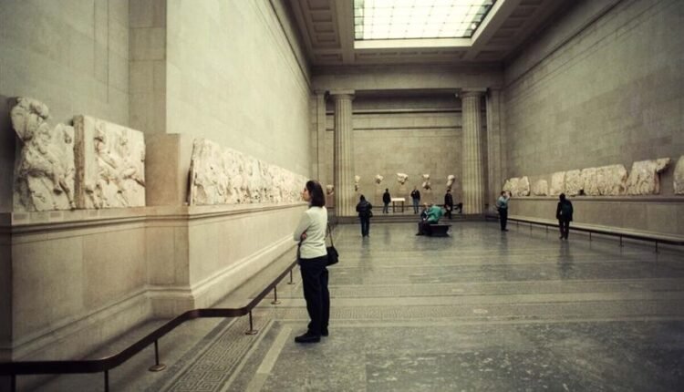 Γλυπτά-Παρθενώνα:-Τι-λέει-η-Τουρκάλα-Ζεϊνέπ-Μποζ-που-υποστηρίζει-την-επιστροφή-τους