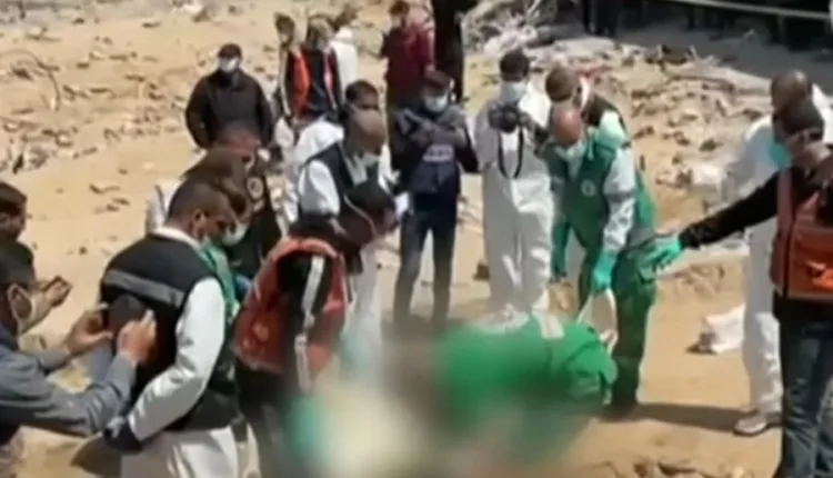 Το-bbc-αποκαλύπτει-τη-φρίκη-της-Γάζας:-Ομαδικοί-τάφοι-με-γυναικόπαιδα