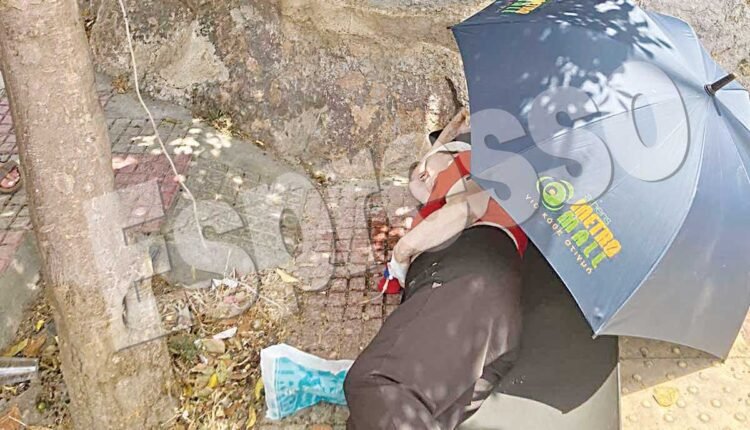 Η-απόλυτη-ντροπή:-75χρονη-πεσμένη-στο-έδαφος-περίμενε-2,5-ώρες-το-ασθενοφόρο