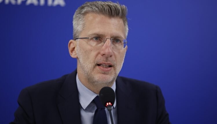 Σκέρτσος-για-σενάρια-ανασχηματισμού:-«Όταν-ο-Μητσοτάκης-χρειάζεται-να-κάνει-αλλαγές,-τις-κάνει»