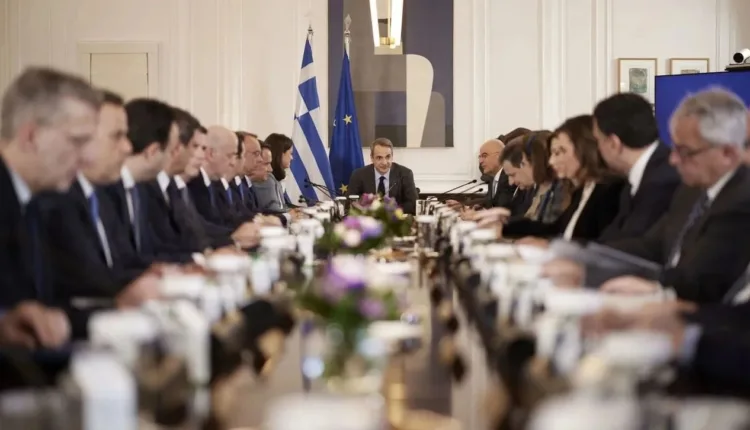 Ανασχηματισμός-–-Ανακύκλωση:-Ίδια-πρόσωπα,-χωρίς-εκπλήξεις,-χωρίς-αλλαγή-σελίδας