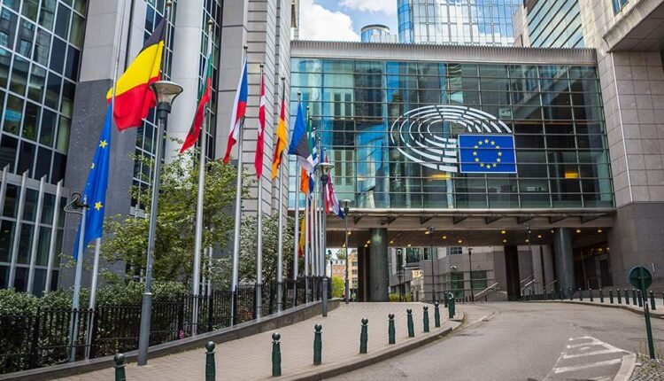 Κομισιόν:-Αυξήθηκαν-τα-φορολογικά-βάρη-στην-Ελλάδα