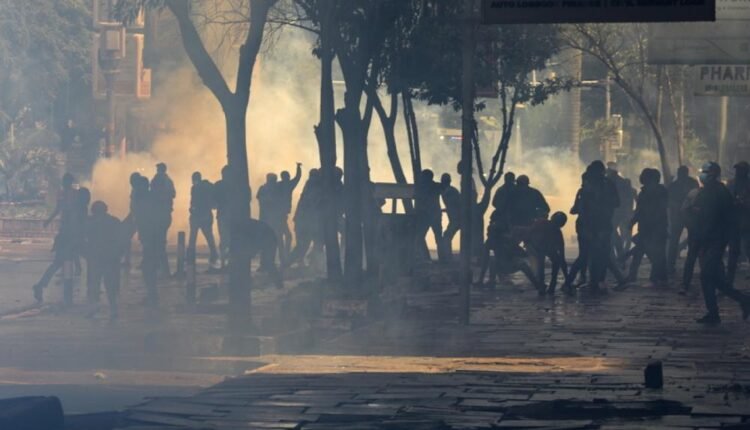 Εξέγερση-στην-Κένυα-λόγω-πείνας!-Εισβολή-διαδηλωτών-στο-κοινοβούλιο-για-τους-νέους-φόρους