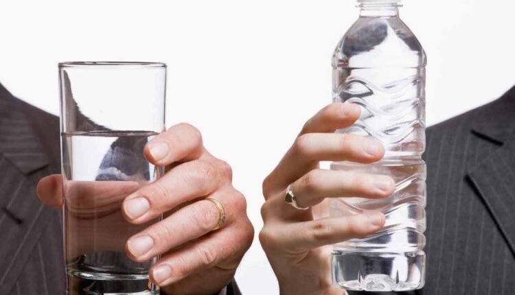 Αναβάλλεται-προσωρινά-η-«κομπίνα»-με-τα-εμφιαλωμένα-νερά,-αναψυκτικά,-ροφήματα-κλπ.