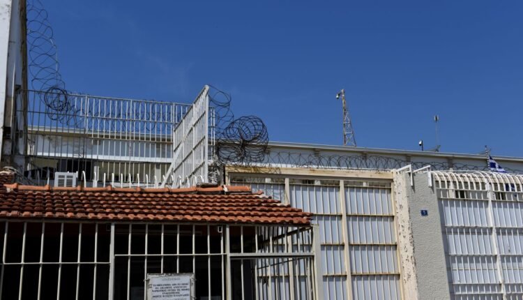 Άγρια-συμπλοκή-μεταξύ-κρατουμένων-στις-φυλακές-Κορυδαλλού-–-Αναφορές-για-έναν-νεκρό