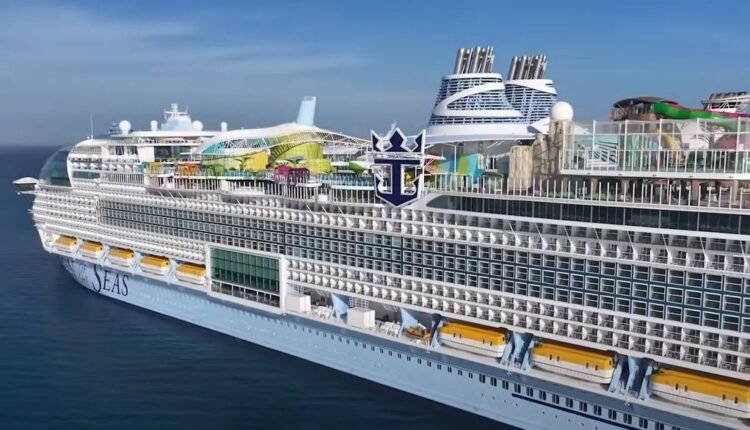 Έπιασε-φωτιά-στο-μεγαλύτερο-κρουαζιερόπλοιο-στον-κόσμο