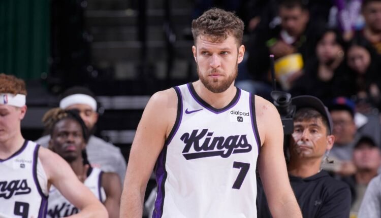 nba:-Στους-Τορόντο-Ράπτορς-με-ανταλλαγή-ο-Βεζένκοφ