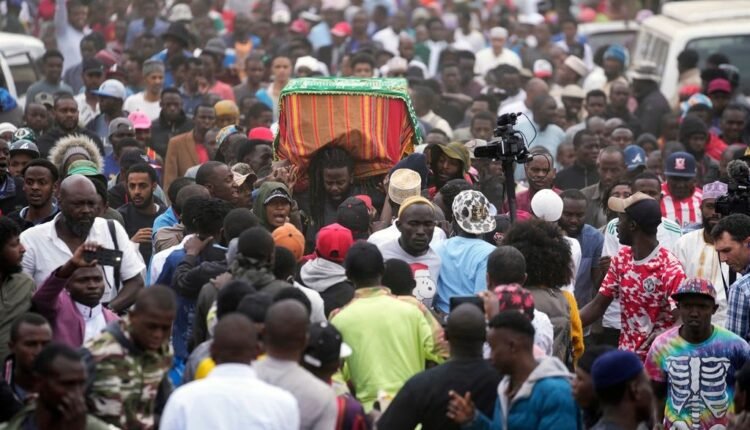 Βυθίζεται-στο-χάος-η-Κένυα:-39-νεκροί-στις-αντικυβερνητικές-διαδηλώσεις