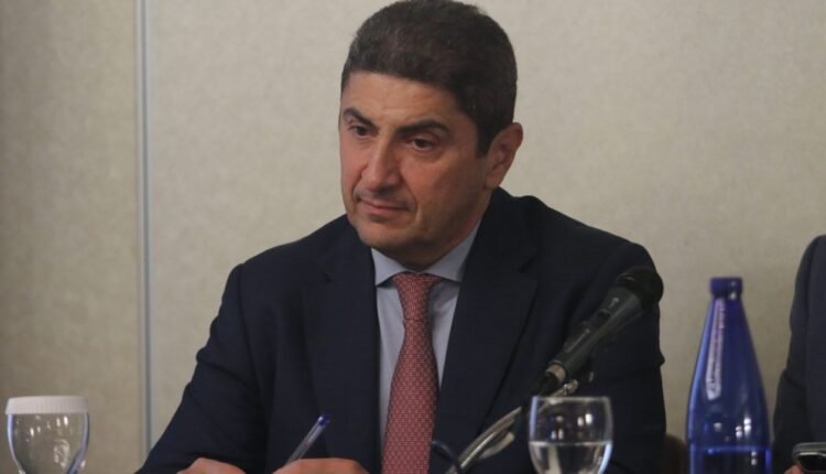 Λευτέρης-Αυγενάκης:-Ο-υπάλληλος-του-αεροδρομίου-υπέβαλε-μήνυση-εις-βάρος-του