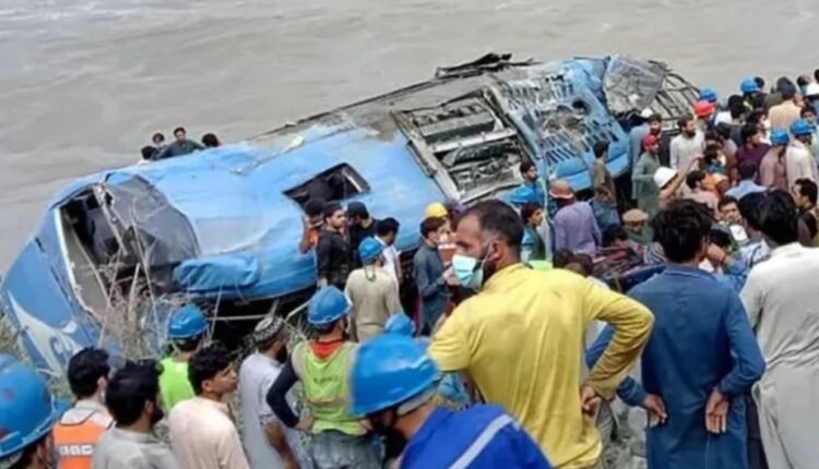 Πακιστάν:-Νεκροί-και-τραυματίες-από-πτώση-πούλμαν-σε-χαράδρα