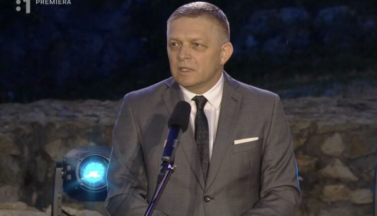 Σλοβακία:-Πρώτη-δημόσια-εμφάνιση-του-Ρόμπερτ-Φίτσο-μετά-την-απόπειρα-δολοφονίας-του