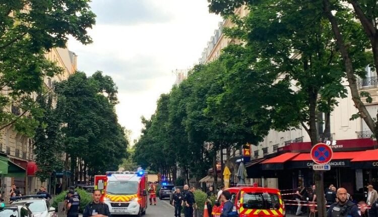 Συναγερμός-στη-Γαλλία:-Αυτοκίνητο-παρέσυρε-θαμώνες-εστιατορίου-στο-Παρίσι-–-Αρκετοί-τραυματίες