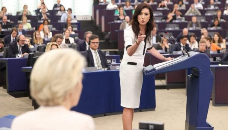 Πολωνίδα-ευρωβουλευτής-προς-von-der-leyen:-Ήρθε-ο-καιρός-να-σ’-τα-πω-ευθέως,-έπρεπε-να-ήσουν-φυλακή,-όχι-στην-Κομισιόν