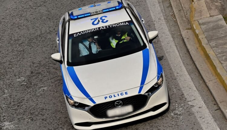 Κρήτη:-3χρονο-έφυγε-από-το-σπίτι-του-–-Το-βρήκαν-αστυνομικοί-και-την-φρόντιζαν-στο-τμήμα