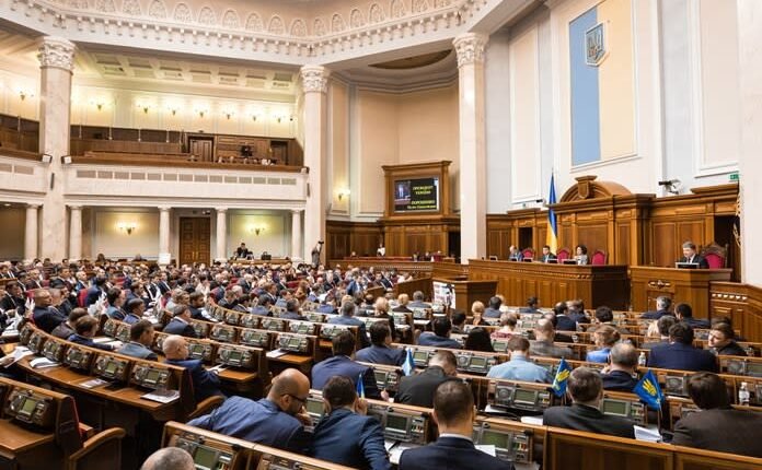 Πόλεμος-στην-Ουκρανία:-Ο-στρατιωτικός-νόμος-παρατάθηκε-για-τρεις-μήνες-από-το-κοινοβούλιο