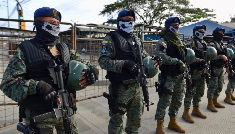 Ισημερινός:-Οι-δυνάμεις-ασφαλείας-ανέκτησαν-70-σπίτια-που-είχαν-καταληφθεί-από-συμμορίες