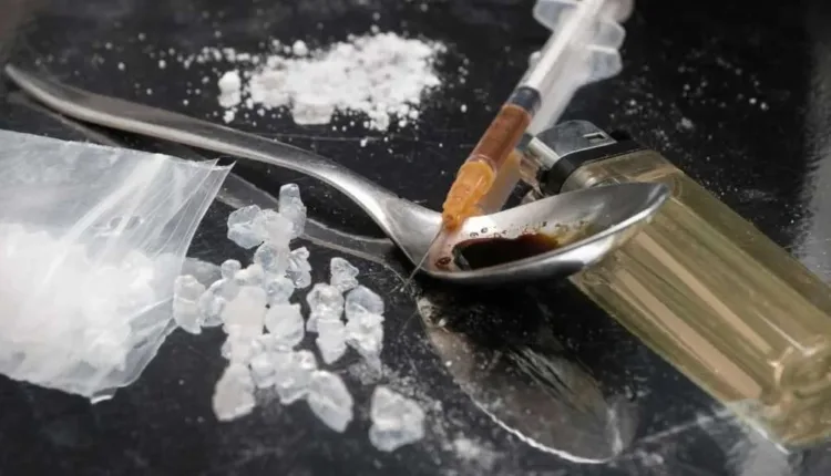 Πλ.Βικτωρίας:-Συνελήφθη-38χρονος-αλλοδαπός-διακινητής-κρυσταλλικής-μεθαμφεταμίνης