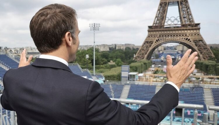 Ολυμπιακοί-Αγώνες:-Στα-Ηλύσια-ο-Έλον-Μασκ-–-Η-λαμπερή-δεξίωση-του-Μακρόν-για-τους-μεγιστάνες