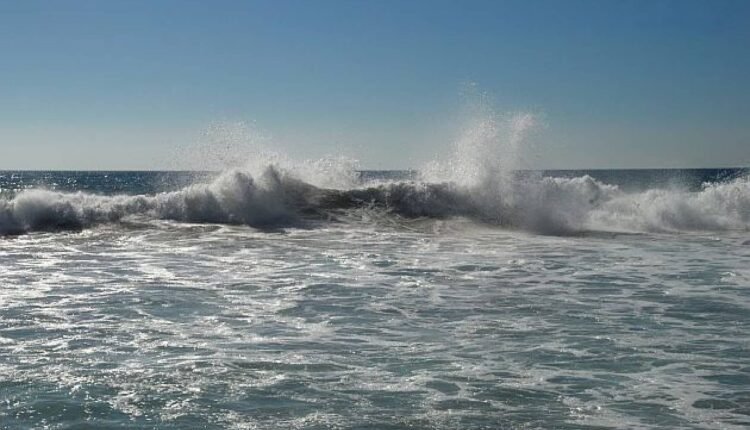 Εύβοια:-Μοιραίο-μπάνιο-για-ηλικιωμένο-σε-παραλία-της-Καρύστου