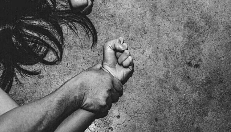 Ηράκλειο:-Τουρίστρια-κατήγγειλε-ότι-την-βίασαν-στην-τουαλέτα