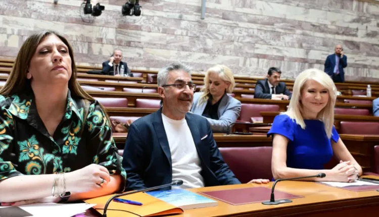 Βουλή:-Μάχη-για-το-πόρισμα-των-παρακολουθήσεων-–-Σύγκρουση-Κωνσταντοπούλου-με-Μπούρα-(live)