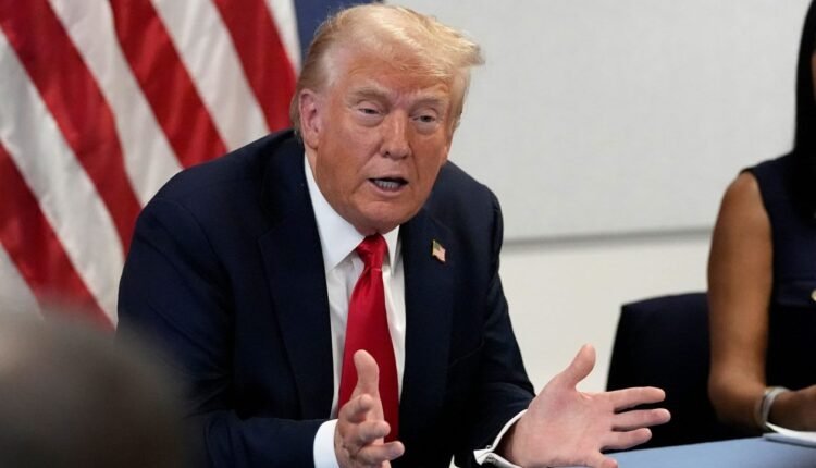 «Πυρά»-Τραμπ-κατά-Κάμαλα-Χάρις-και-Τζο-Μπάιντεν:-Ευθύνονται-για-τη-συντριβή-του-χρηματιστηρίου