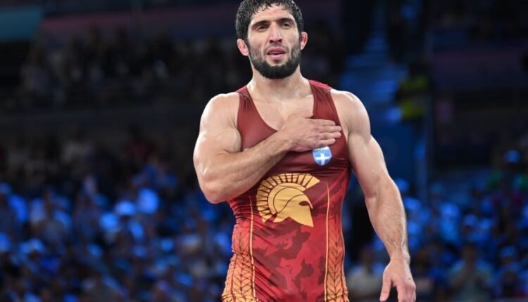 Πάλη:-Χάλκινο-μετάλλιο-ο-Νταουρέν-Κουρουγκλίεφ