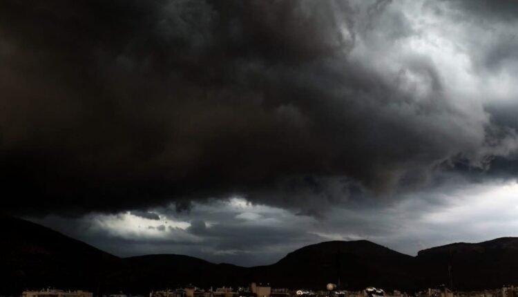 Ισπανία:-Σφοδρή-καταιγίδα-στη-Μαγιόρκα-αναγκάζει-κατοίκους-να-εγκαταλείψουν-τα-σπίτια-τους