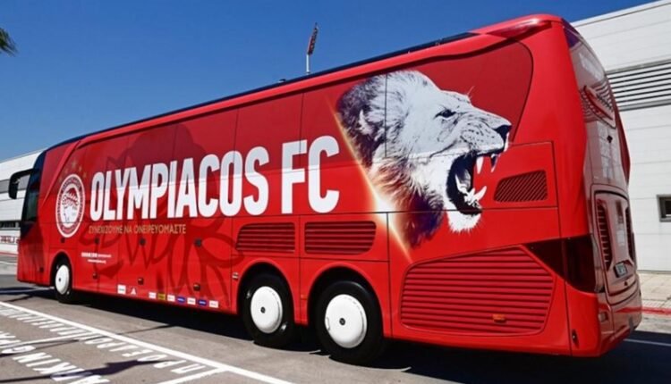 Ολυμπιακός:-Παρουσίασε-το-νέο-του-πούλμαν