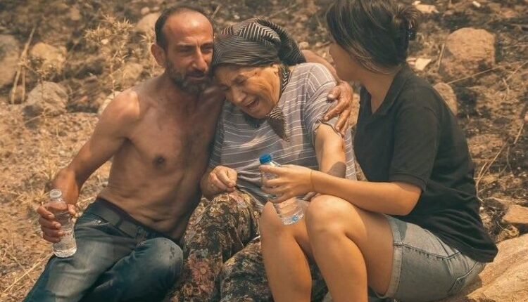 Πέρασαν-36-ώρες:-Μεγαλώνει-η-φωτιά-στη-Σμύρνη,-καίγονται-περιουσίες,-μυρίζει-ως-την-Κάρπαθο