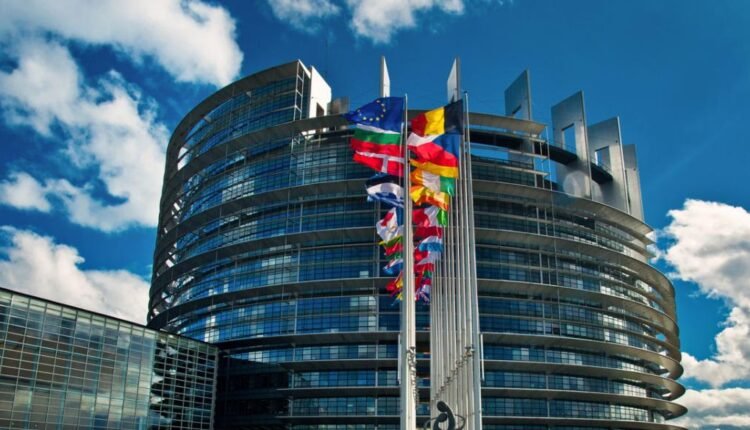 Κομισιόν:-Κόψτε-τις-απευθείας-αναθέσεις-αν-θέλετε-κονδύλια-του-Ταμείου-Ανάκαμψης