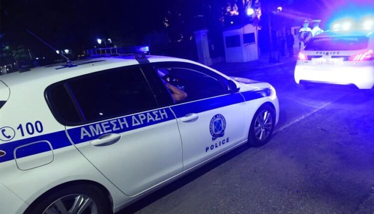 Χαλκιδική:-Αιματηρή-συμπλοκή-με-πυροβολισμούς-σε-beach-bar-–-Τρεις-τραυματίες