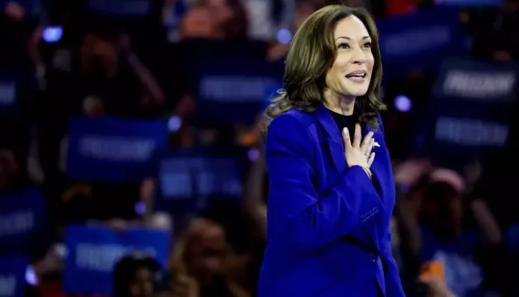 ΗΠΑ:-Η-Κάμαλα-Χάρις-είναι-και-επίσημα-η-υποψήφια-των-Δημοκρατικών