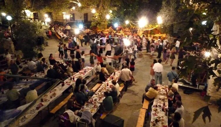 Αμφιλοχία:-Κατέρρευσε-και-πέθανε-ενώ-χόρευε-σε-πανηγύρι