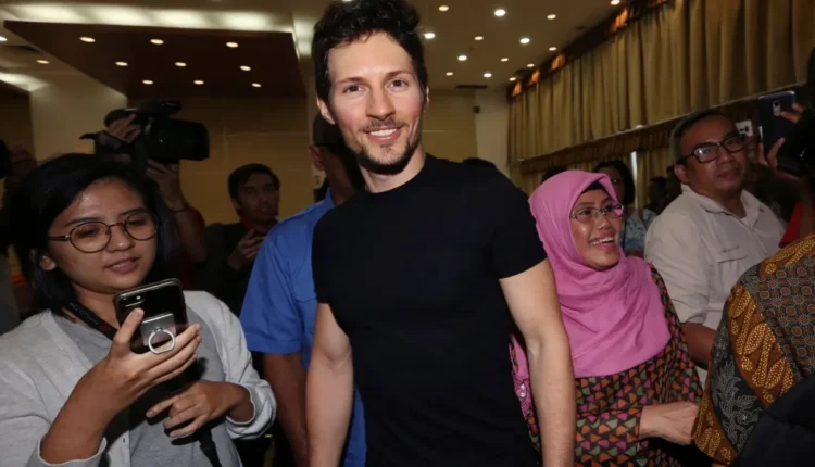 Στο-δικαστικό-μέγαρο-του-Παρισιού-ο-επικεφαλής-του-telegram-–-Αναμένονται-οι-κατηγορίες