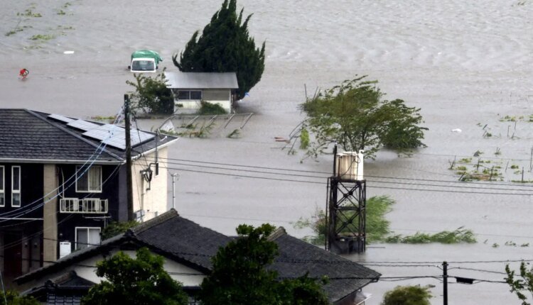 Ιαπωνία:-Χάος-από-τους-τυφώνες-(video)-–-Πάνω-από-4-εκατ.-άνθρωποι-καλούνται-να-εκκενώσουν