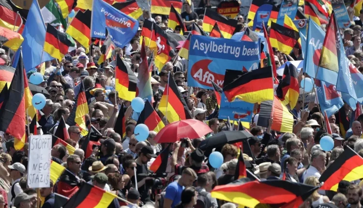 Η-ανατολική-Γερμανία-«ψηφίζει»-Πούτιν:-Ακροδεξιοί-και-φιλορώσοι-καλπάζουν-στις-δημοσκοπήσεις