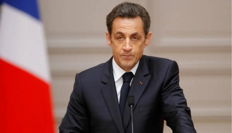 Σαρκοζί:-«Η-Γαλλία-είναι-δεξιά-χώρα-και-πρέπει-να-έχει-δεξιό-πρωθυπουργό»