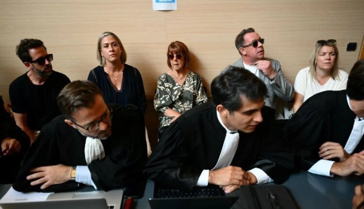 Γαλλία:-Ένοχος-δήλωσε-ο-71χρονος-που-νάρκωνε-και-βίαζε-τη-σύζυγό-του-επί-χρόνια