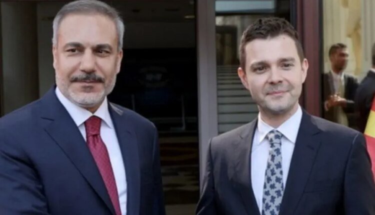 ΥΠΕΞ-Τουρκίας:-Η-Άγκυρα-στηρίζει-σθεναρά-τα-Σκόπια-από-την-ανεξαρτησία-τους-και-θα-συνεχίσει